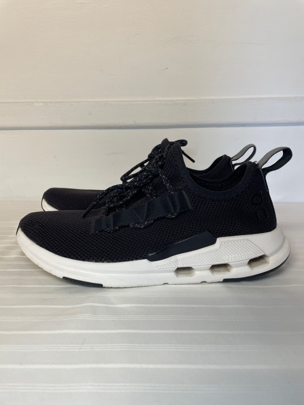 On Cloudeasy sneakers running shoes women’s size 7.5